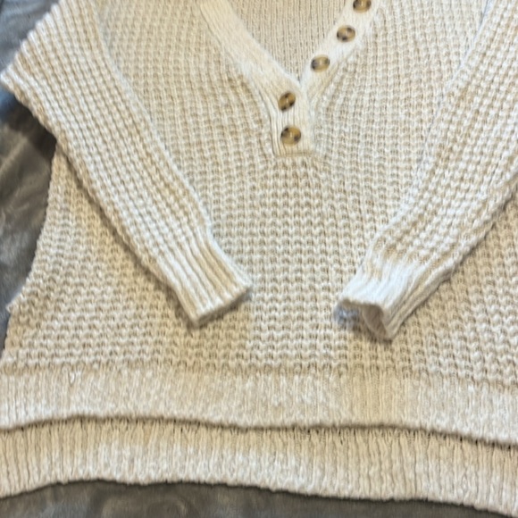 Sweater - Picture 4 of 5